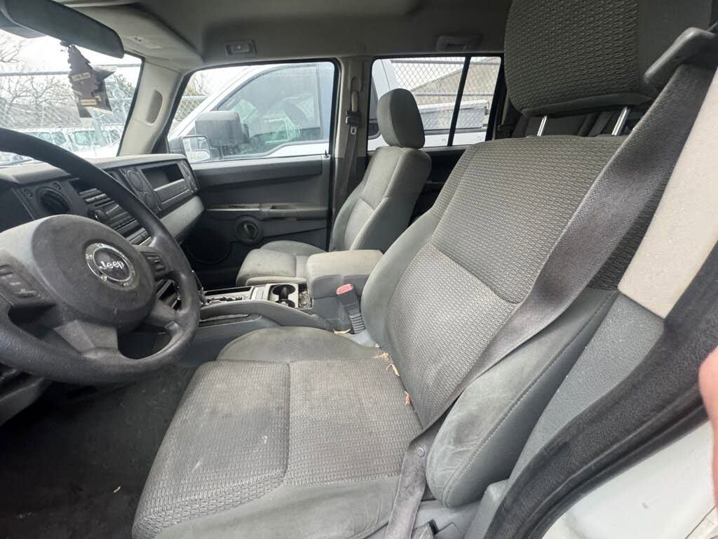 Used 2006 Jeep Commander 4WD image 4