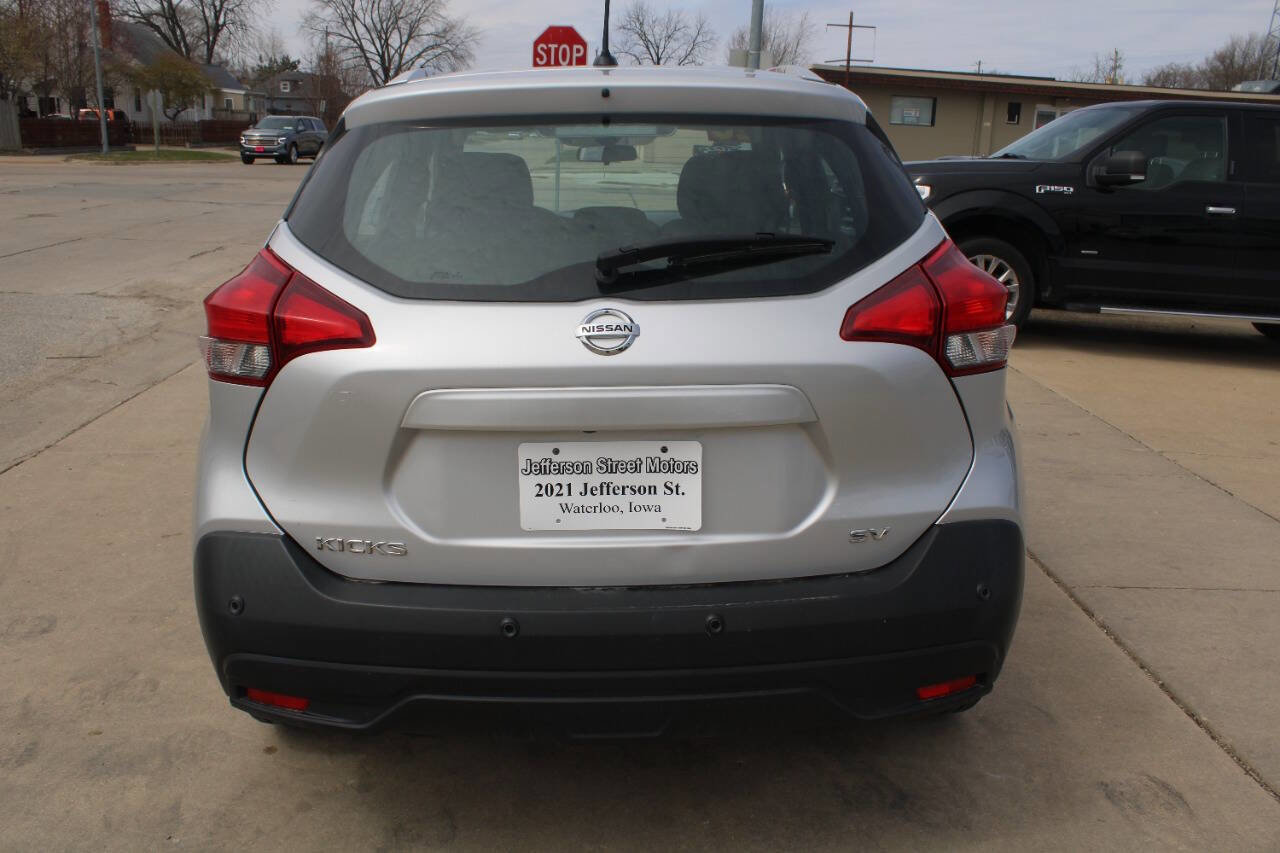 Used 2020 Nissan Kicks SV image 4