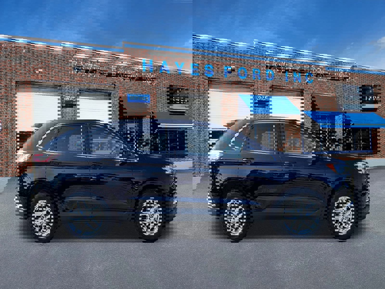 Used 2022 Ford Edge SEL w/ Convenience Package image 5