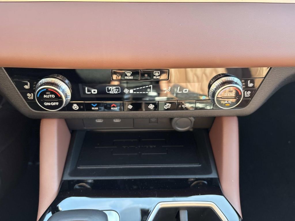 New 2026 Mitsubishi Outlander SEL image 22