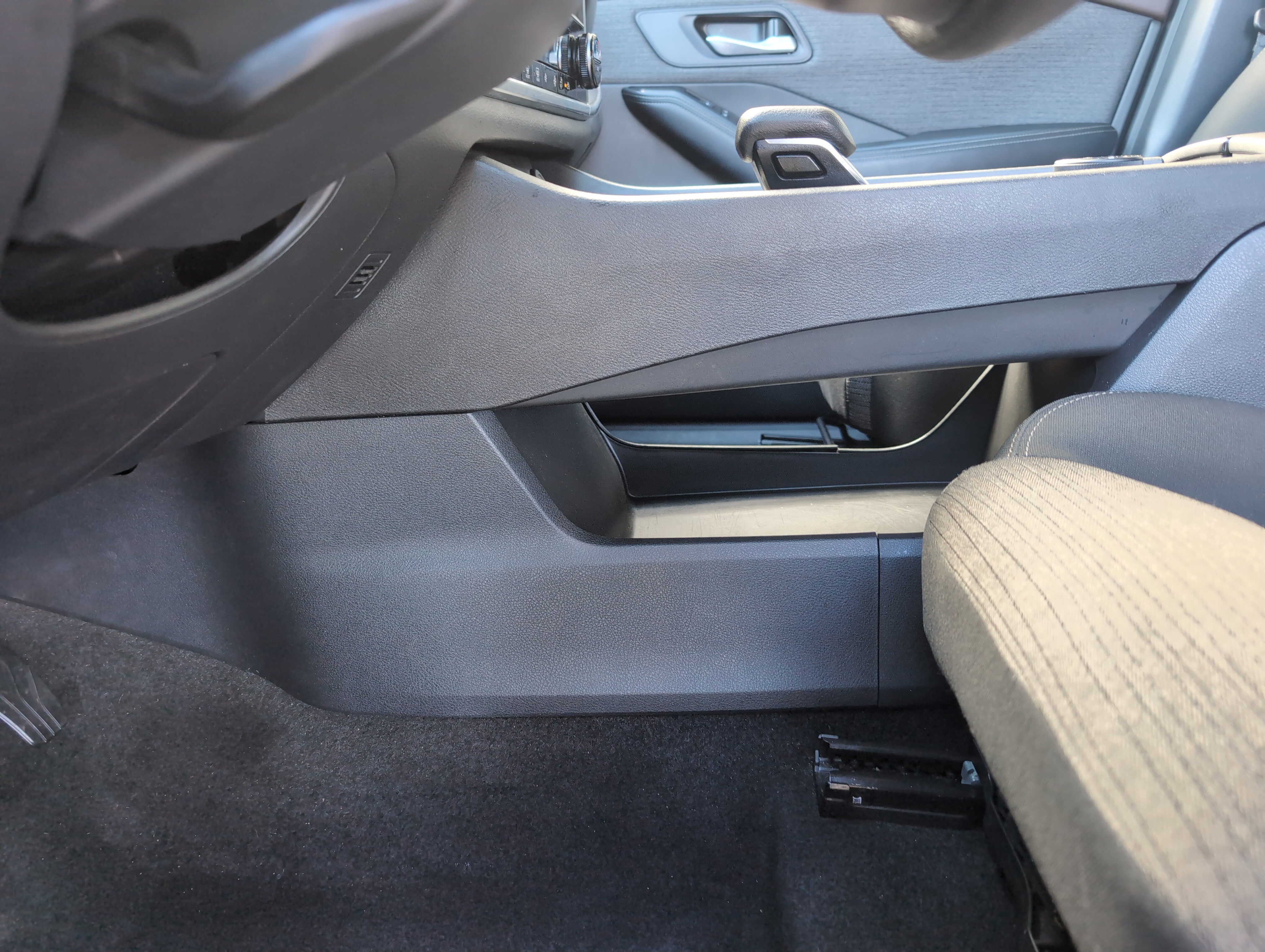 Used 2023 Nissan Rogue SV AWD/4WD image 41