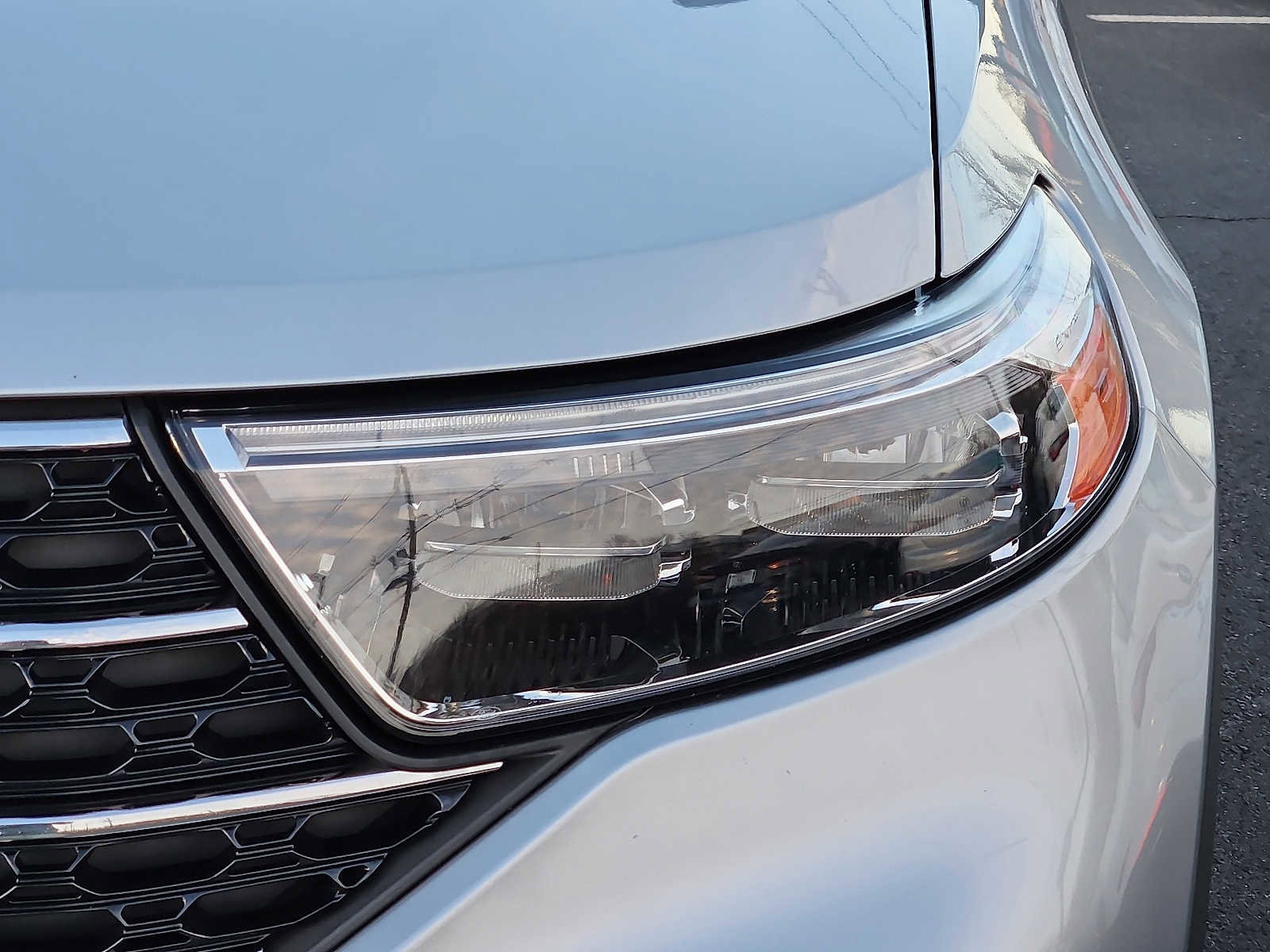 Used 2020 Ford Explorer XLT w/ Equipment Group 202A image 9