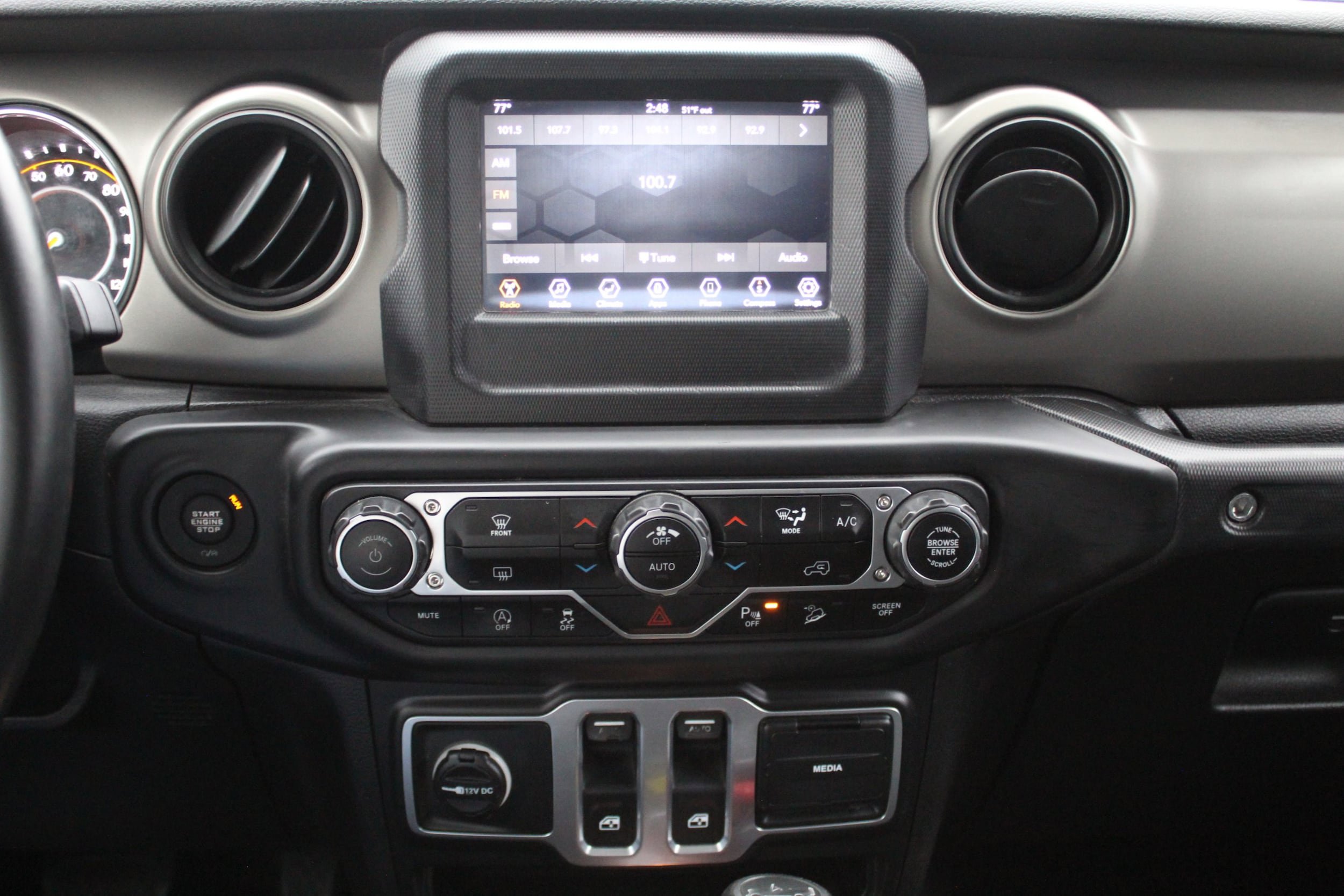 Used 2018 Jeep Wrangler Sport AWD/4WD image 27