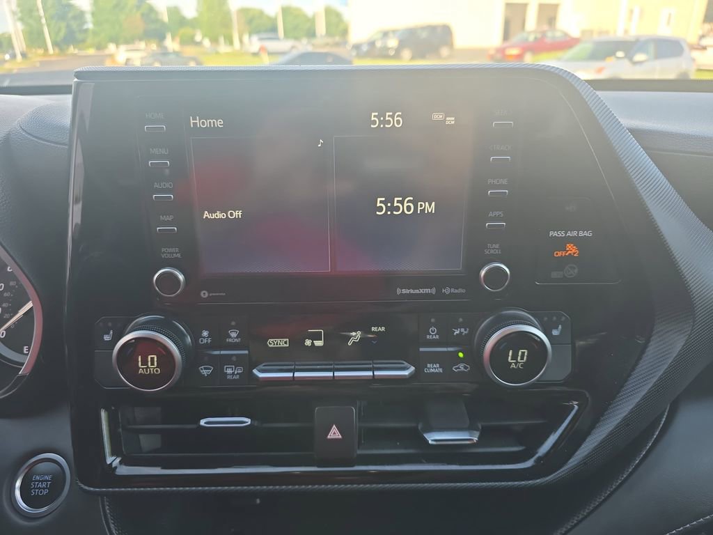 Used 2021 Toyota Highlander XSE FWD image 21