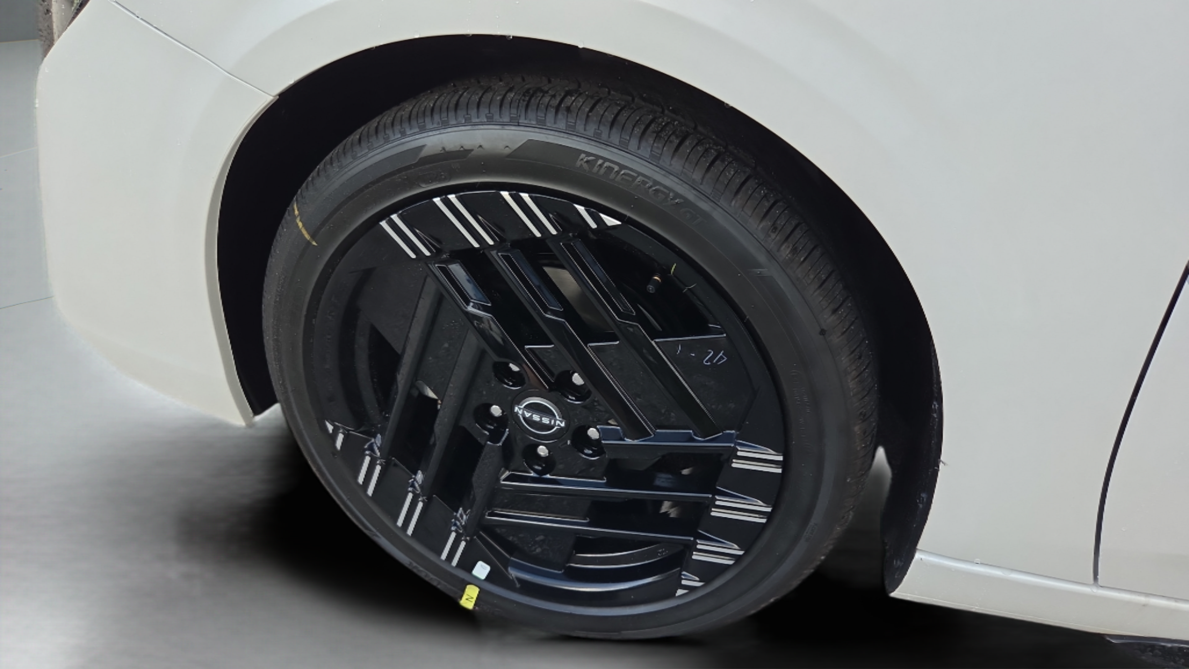 New 2027 Nissan Sentra SR w/ Floor Mat Package FWD image 30