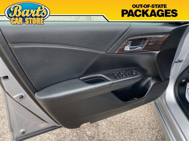 Used 2017 Honda Accord Touring image 23