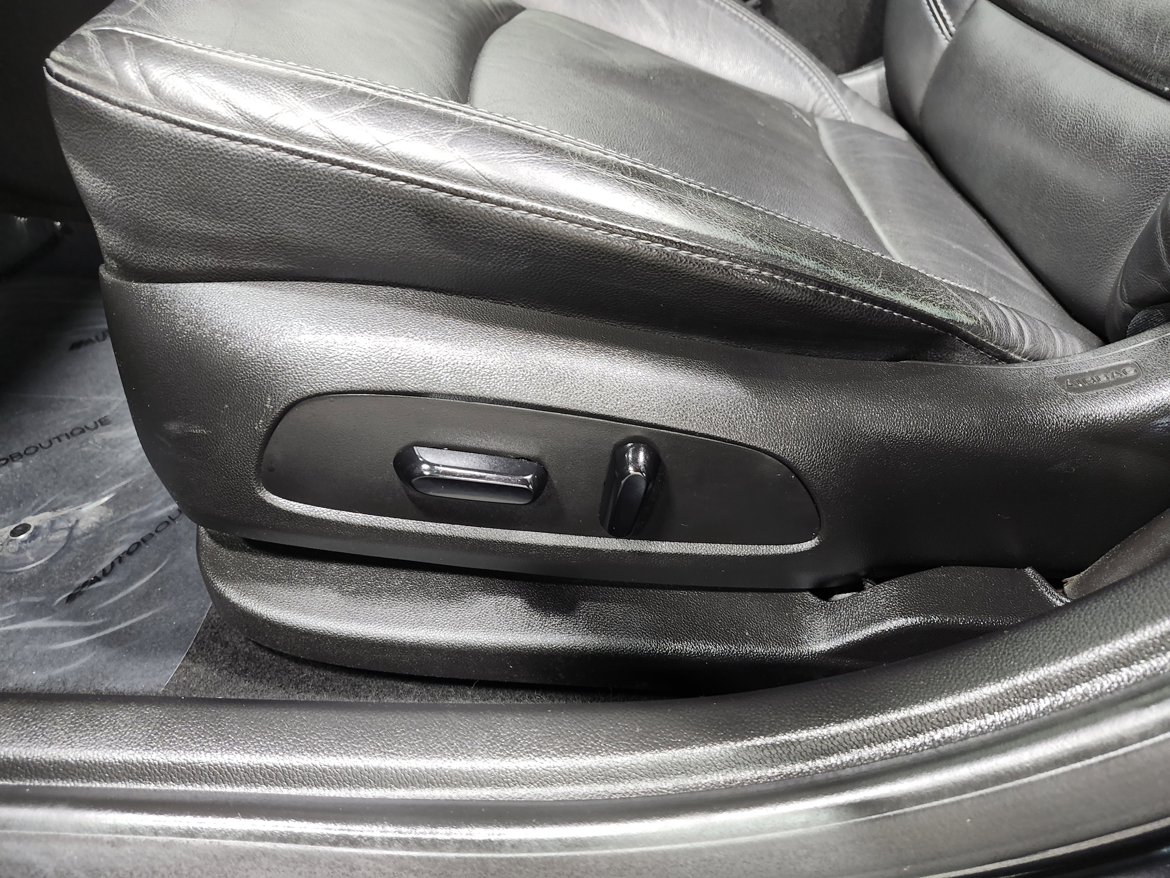 Used 2017 Chevrolet Cruze Premier image 25