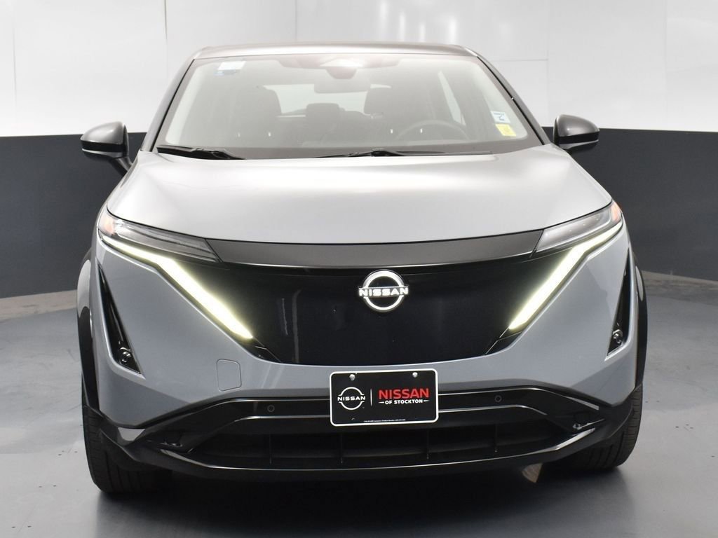 Used 2023 Nissan Ariya AWD image 2