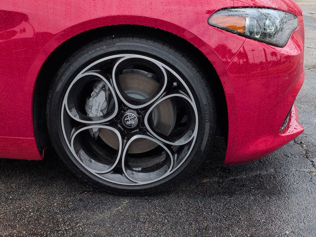 New 2025 Alfa Romeo Giulia w/ Driving Assist Package RWD image 10
