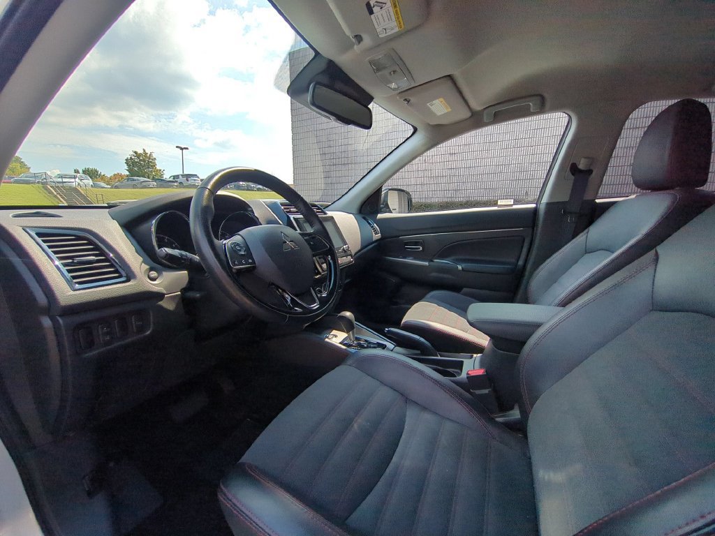 Used 2025 Mitsubishi Outlander Sport SE AWD/4WD image 15