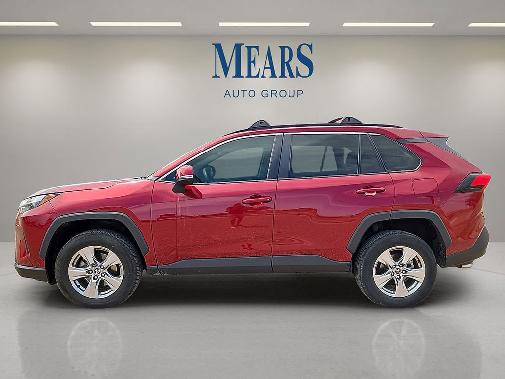 Used 2022 Toyota RAV4 XLE FWD image 2