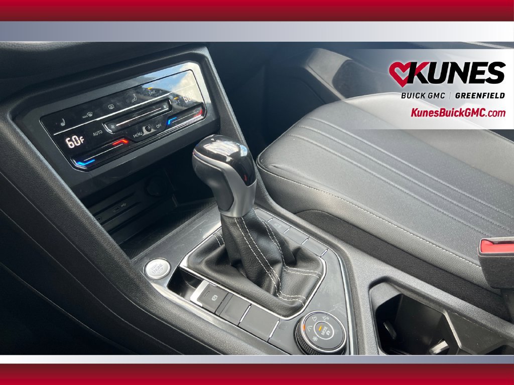 Used 2023 Volkswagen Tiguan SE AWD/4WD image 33
