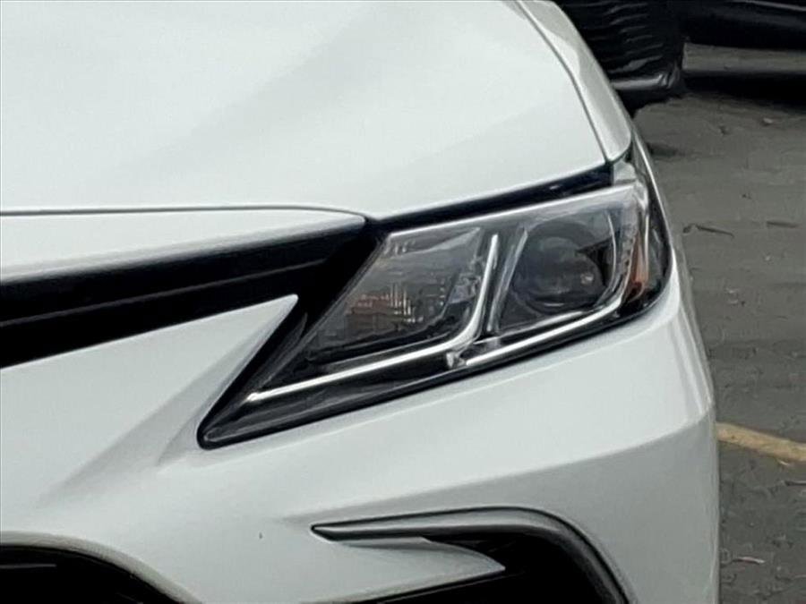 Used 2022 Toyota Camry LE image 5