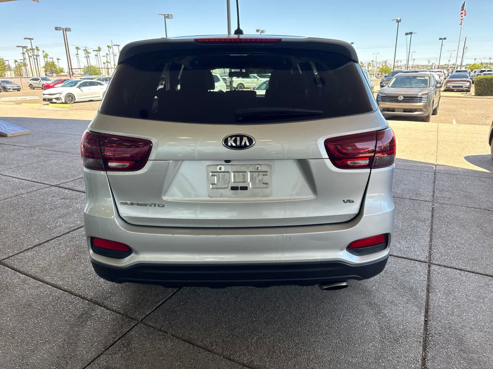 Used 2019 Kia Sorento FWD V6 image 5