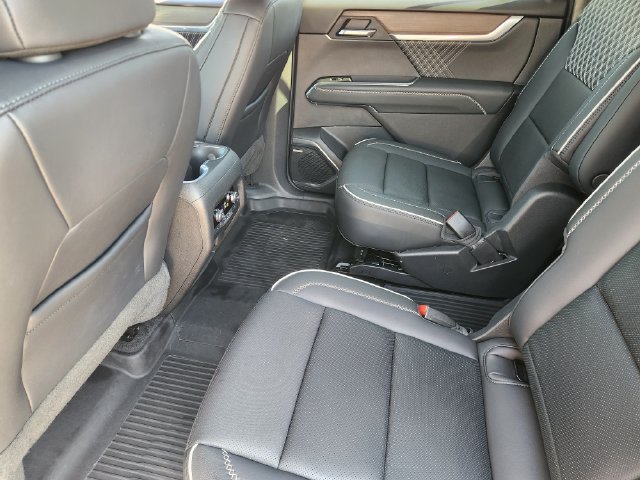 Used 2025 GMC Acadia Denali w/ Super Cruise Package FWD image 30