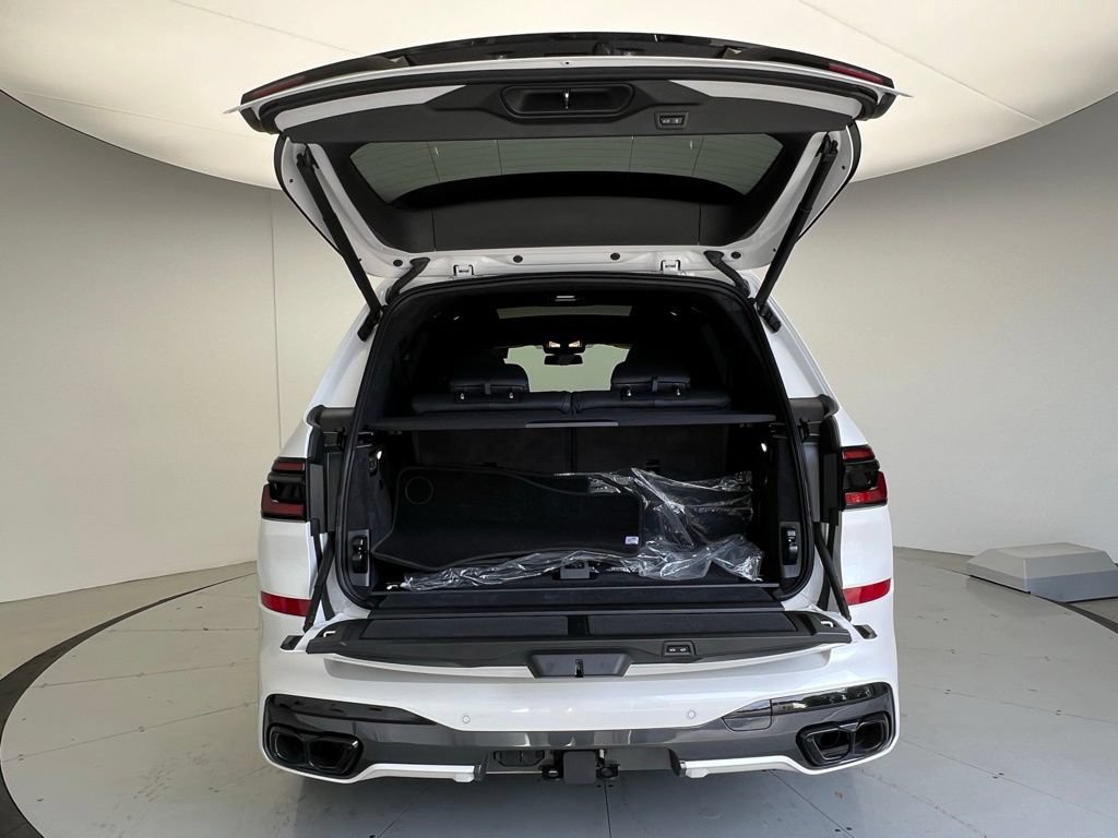 Certified 2026 BMW X7 M60i AWD/4WD image 5