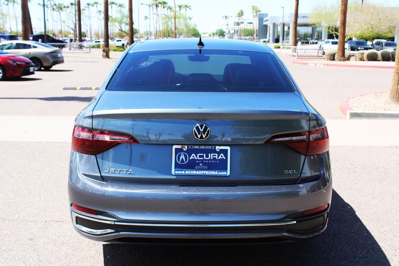 Used 2022 Volkswagen Jetta SEL FWD image 4