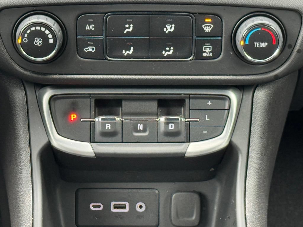 Used 2024 GMC Terrain SLE AWD/4WD image 23