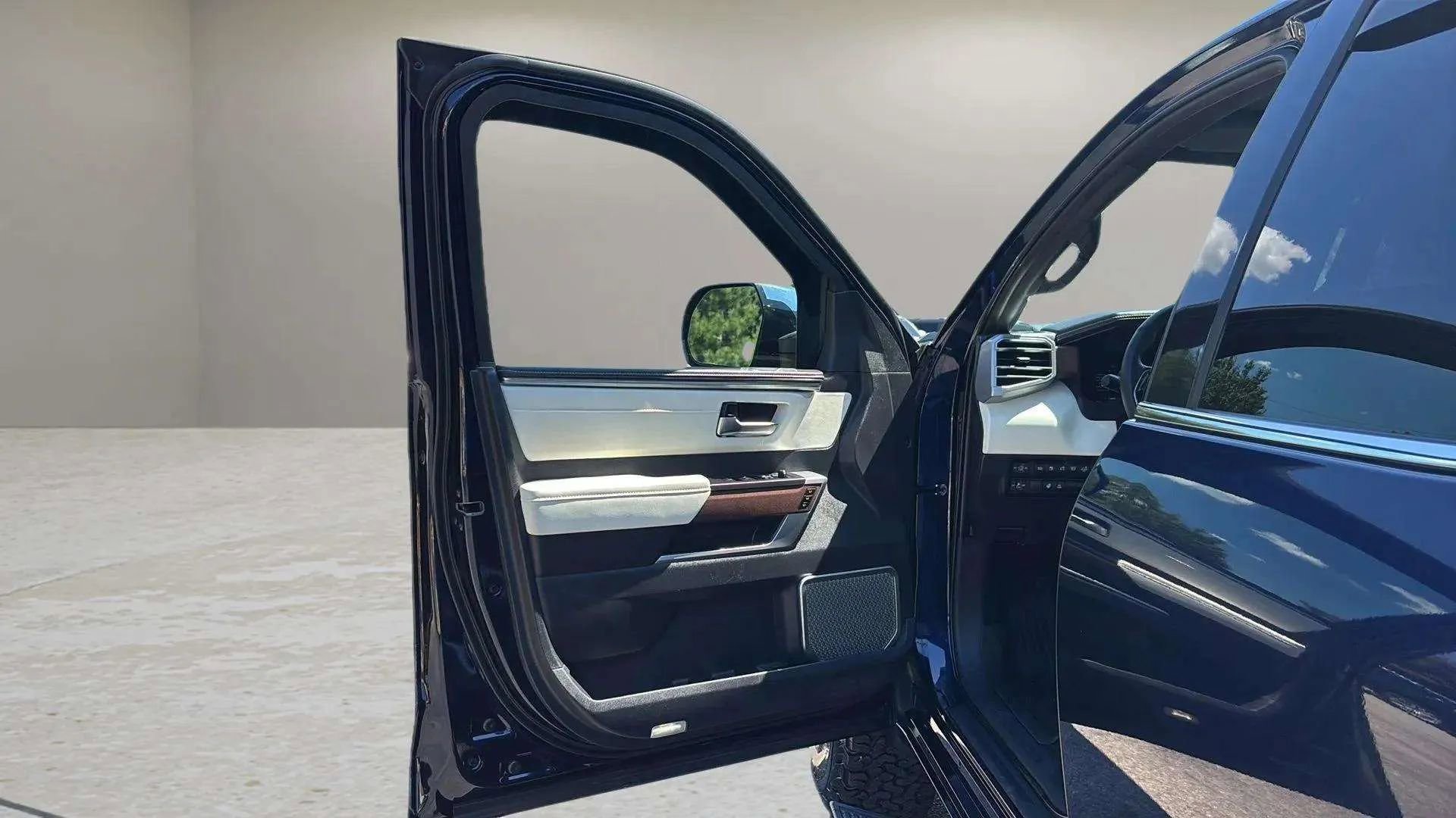 Used 2022 Toyota Tundra Capstone image 11