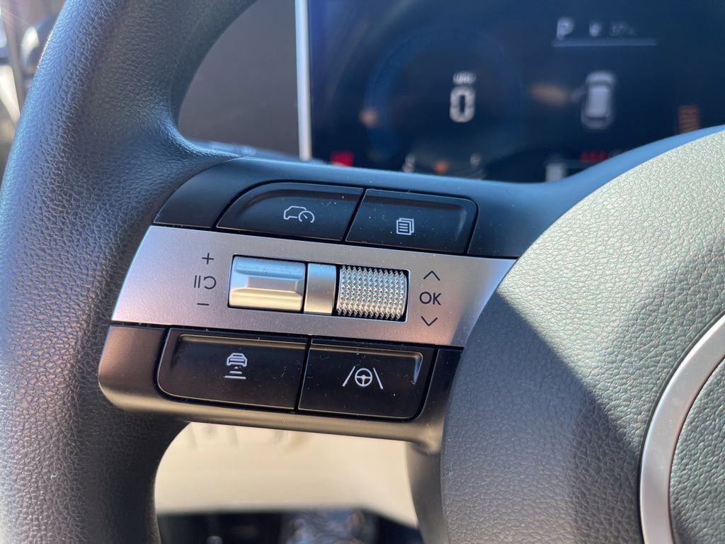Certified 2025 Hyundai Tucson SE AWD/4WD image 17