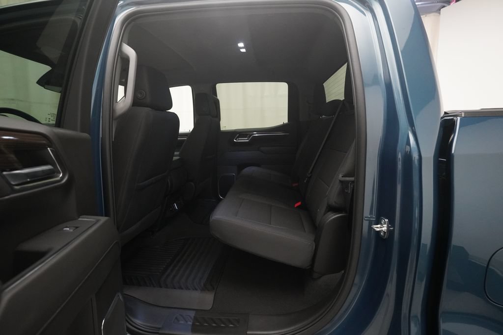 Used 2024 Chevrolet Silverado 1500 LT AWD/4WD image 22