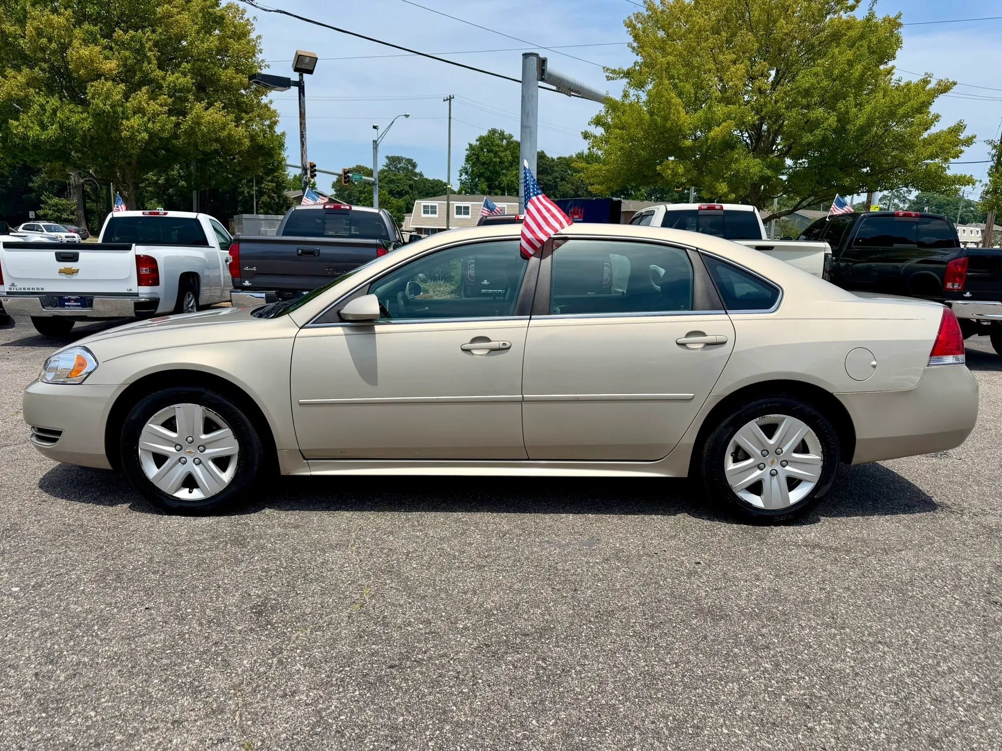 Used 2011 Chevrolet Impala LS FWD image 2