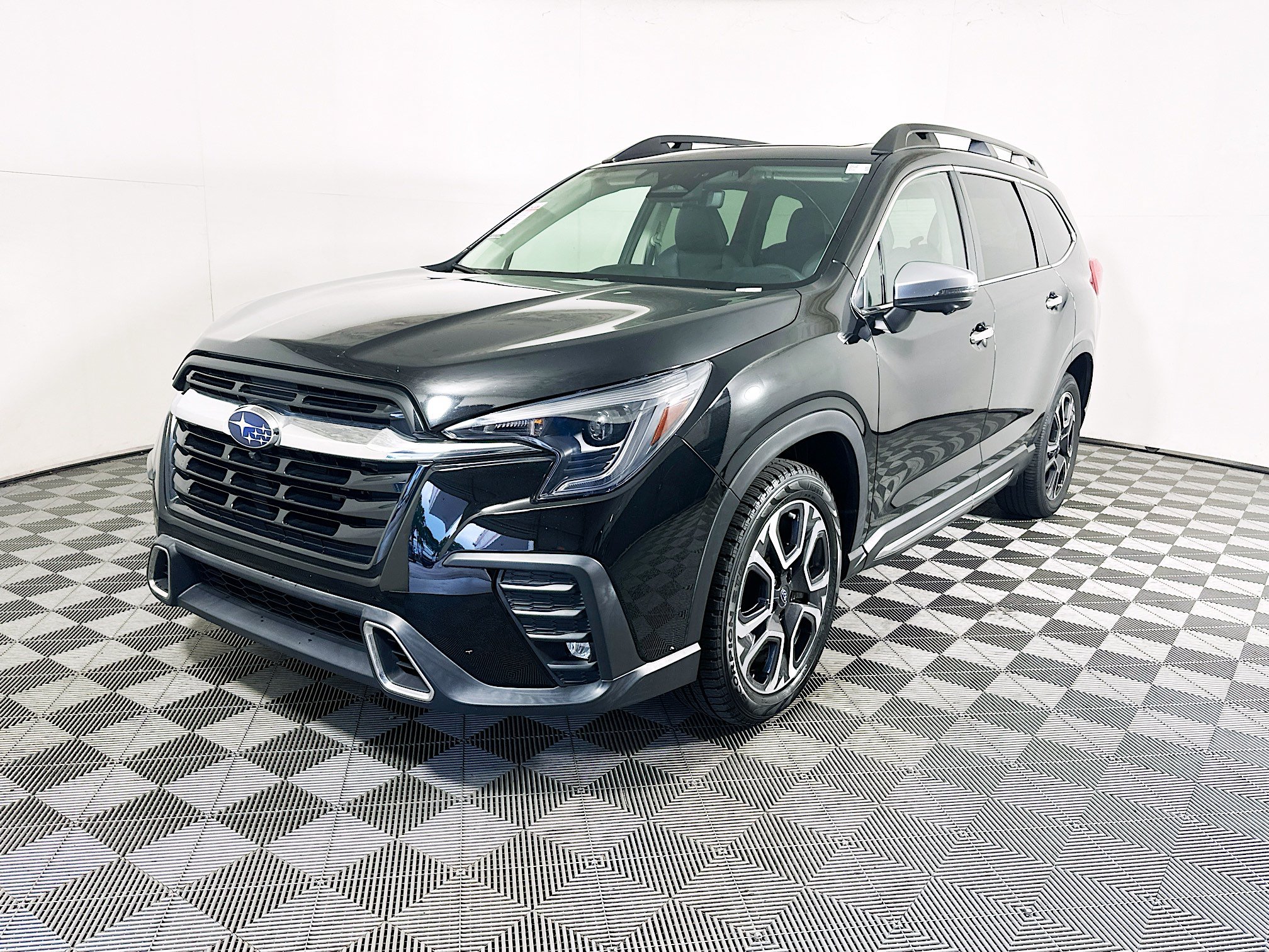 Used 2023 Subaru Ascent Touring AWD/4WD image 7