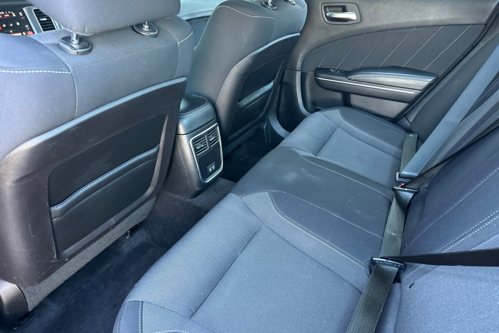 Used 2016 Dodge Charger SXT RWD image 12