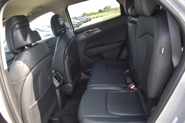 New 2026 Kia Sportage EX w/ EX Panorama Roof Package FWD image 19