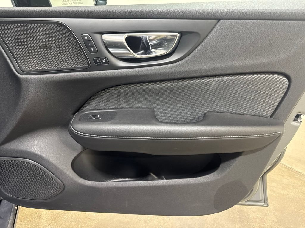 Used 2019 Volvo S60 T6 R-Design AWD/4WD image 26