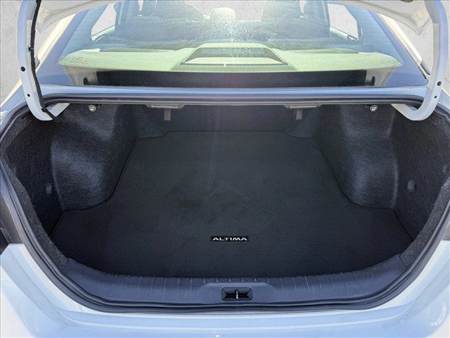 Used 2025 Nissan Altima 2.5 SV FWD image 7