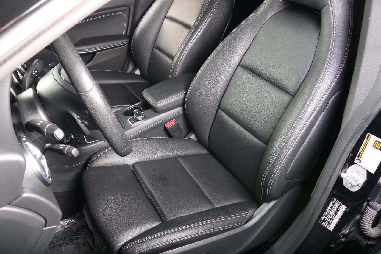 Used 2018 Mercedes-Benz CLA 250 4MATIC image 4