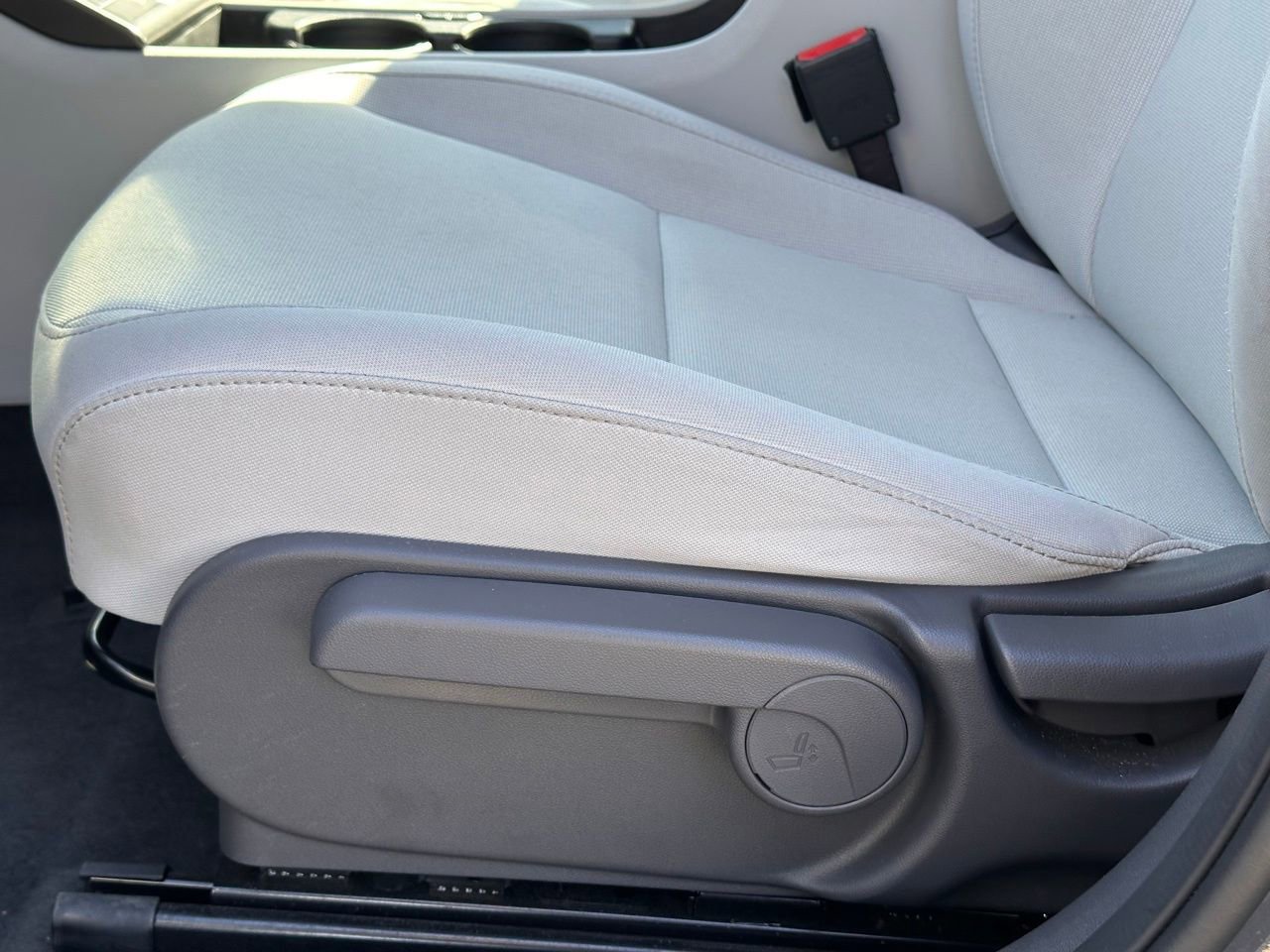 Used 2025 Hyundai Kona SE image 24