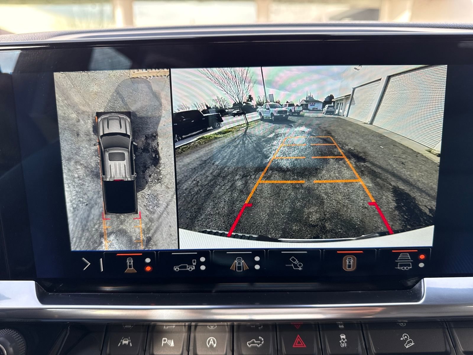 Used 2025 Chevrolet Silverado 1500 LT w/ Z71 Off-Road Package image 20