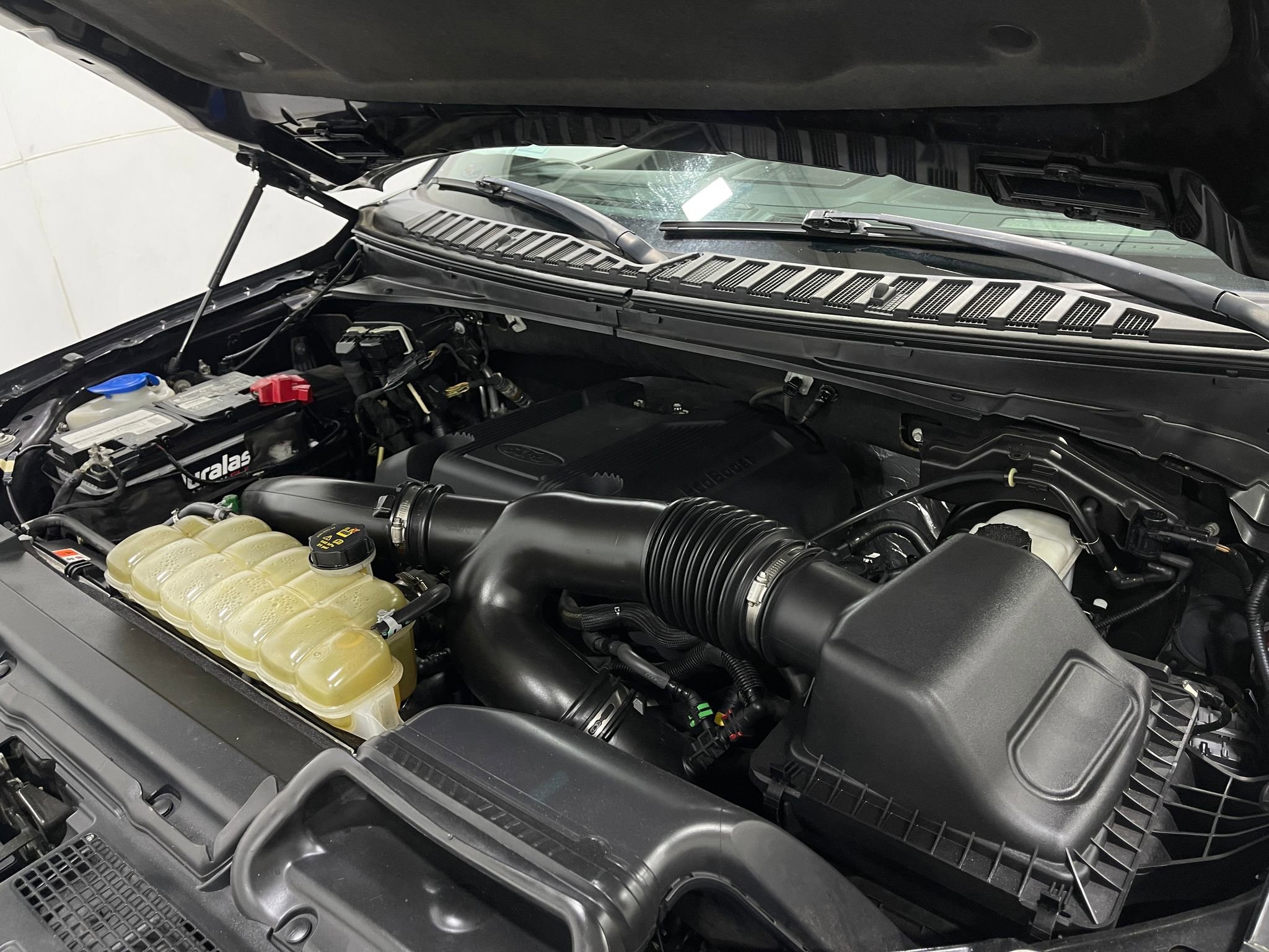 Used 2019 Ford Expedition Limited w/ Equipment Group 302A AWD/4WD image 28