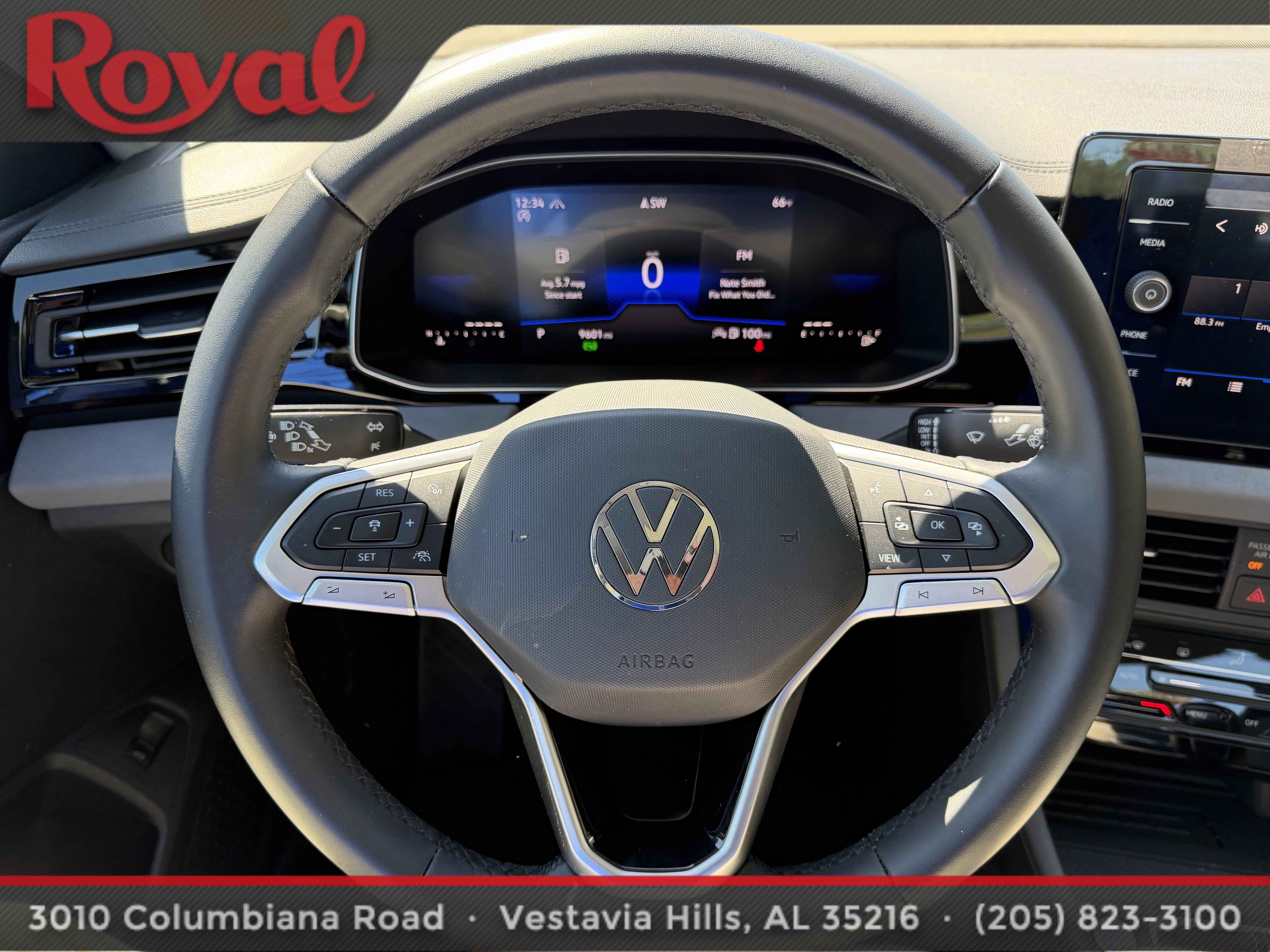 Certified 2025 Volkswagen Jetta SE w/ Sunroof Package image 16