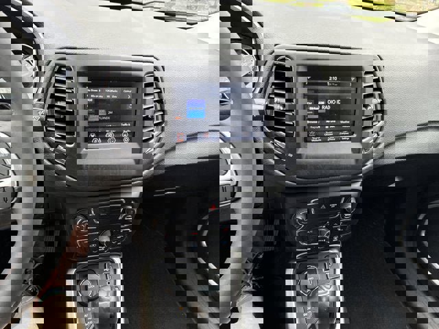 Certified 2021 Jeep Compass Latitude image 23