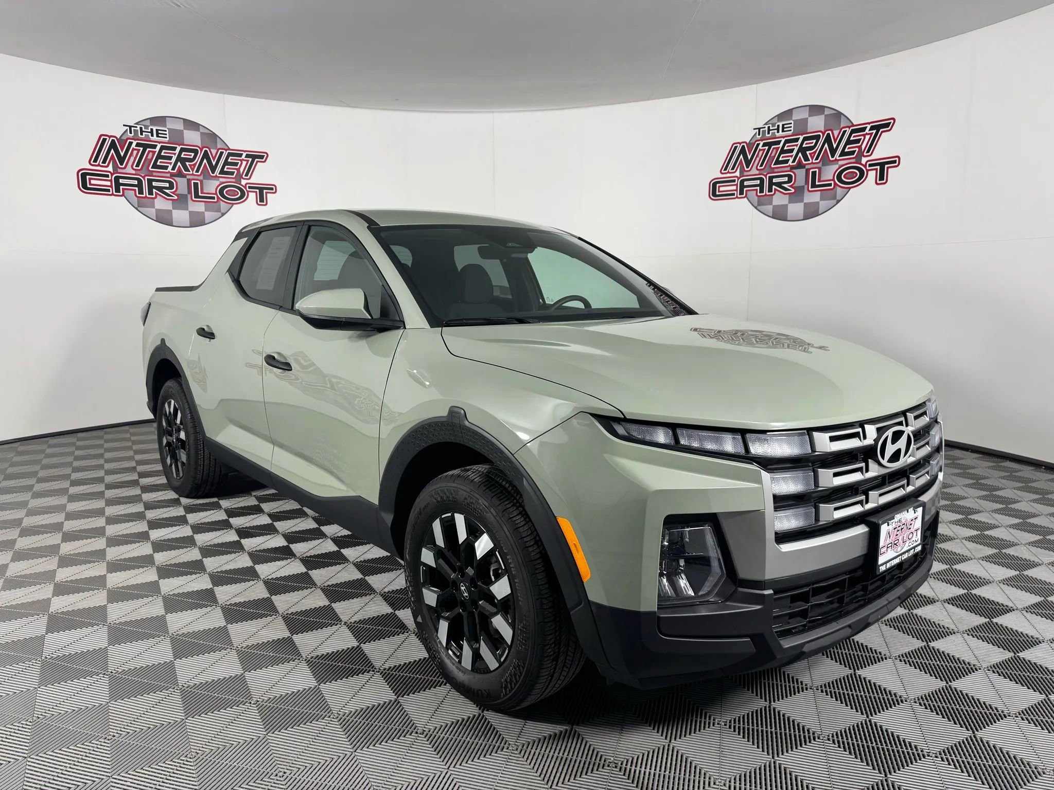 Used 2025 Hyundai Santa Cruz SE AWD/4WD image 9