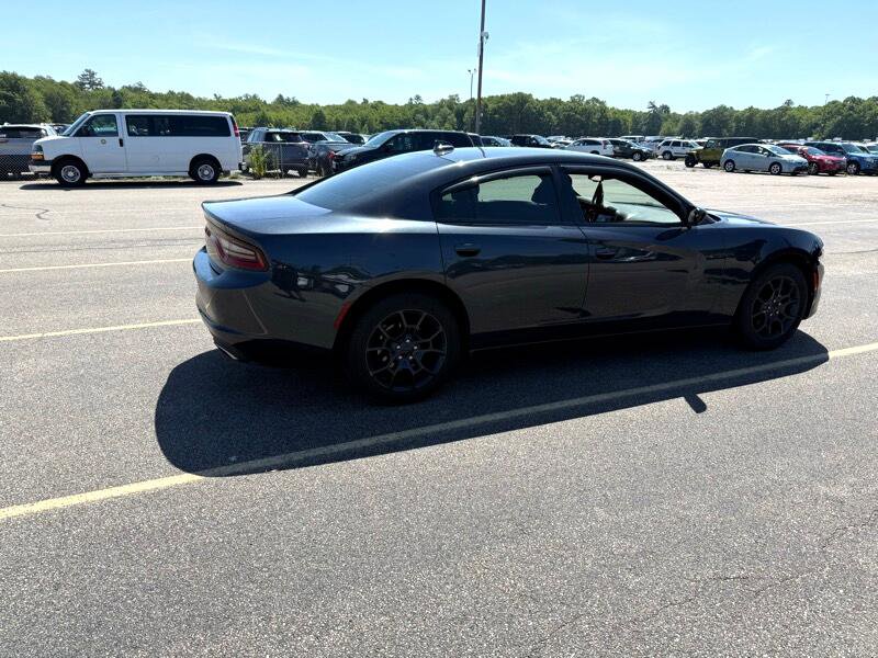 Used 2017 Dodge Charger SXT image 3