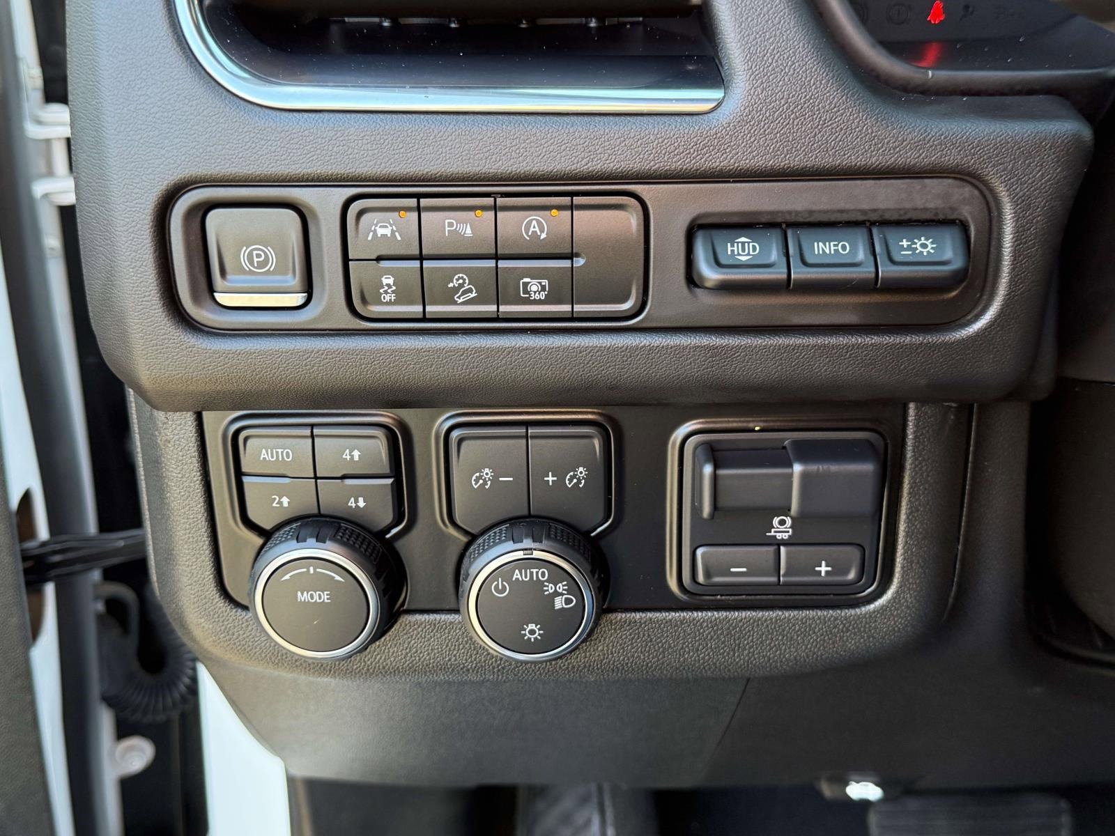 Certified 2023 Chevrolet Suburban High Country image 17