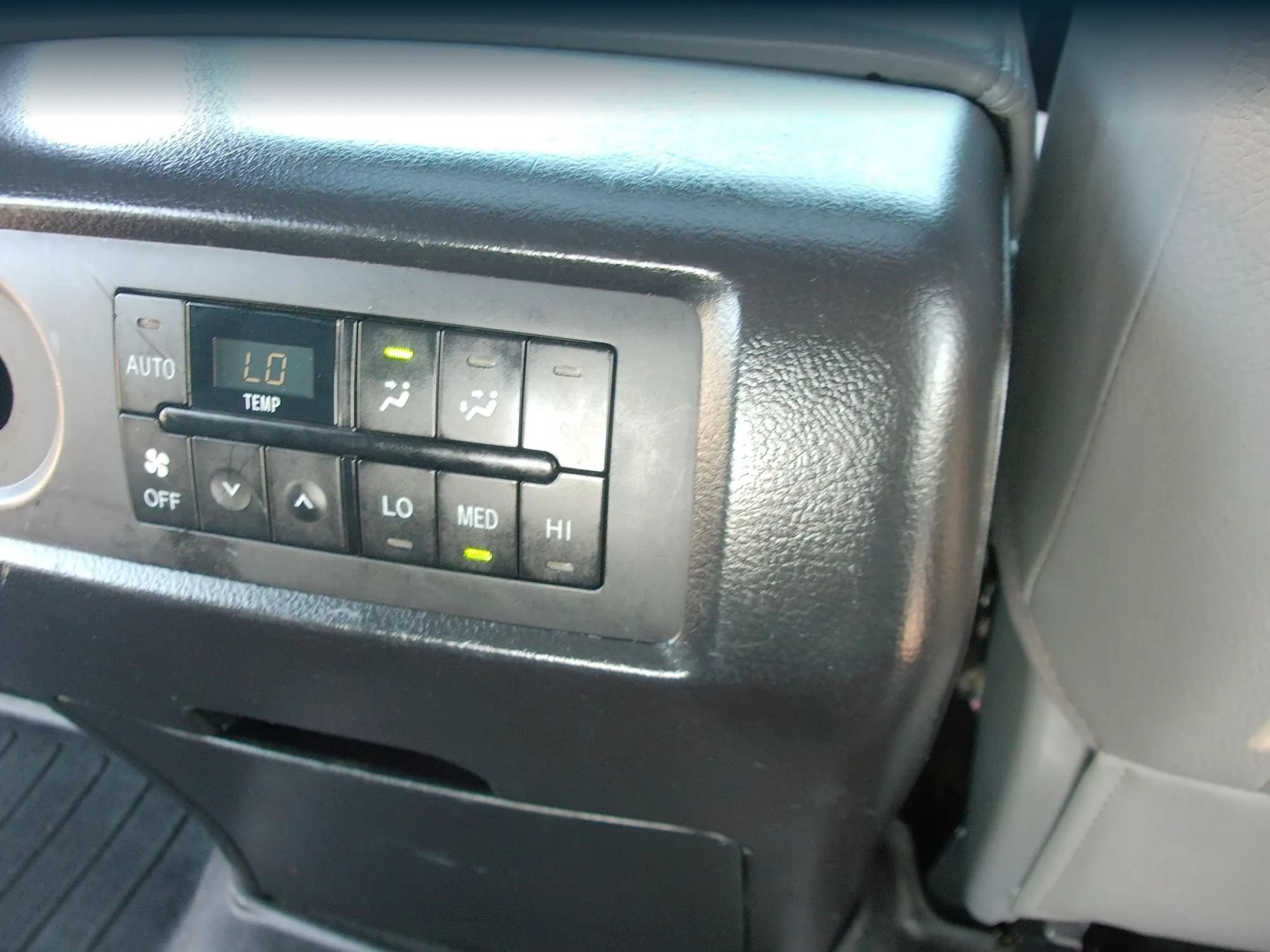 Used 2014 Toyota Sequoia Limited RWD image 42
