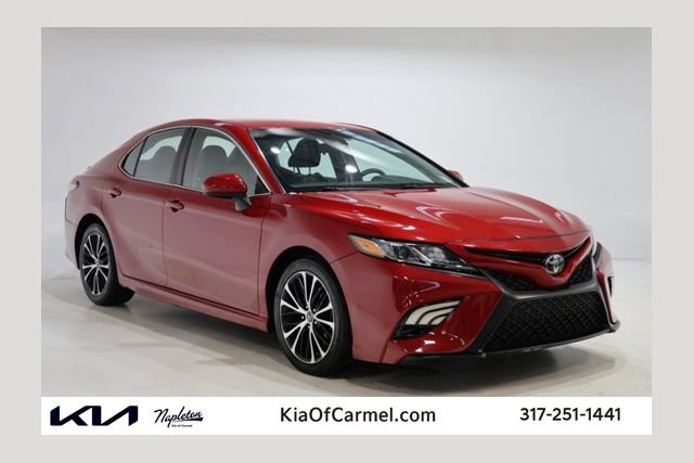 Used 2019 Toyota Camry SE FWD image 1