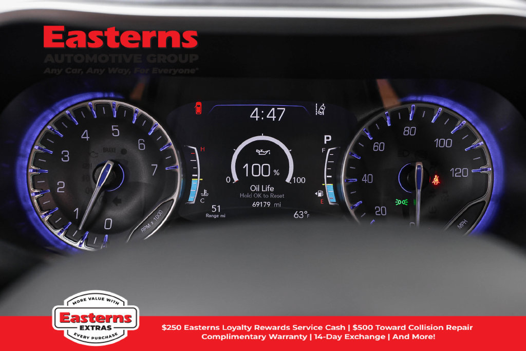 Used 2023 Chrysler Pacifica Touring-L w/ S Appearance Package FWD image 19