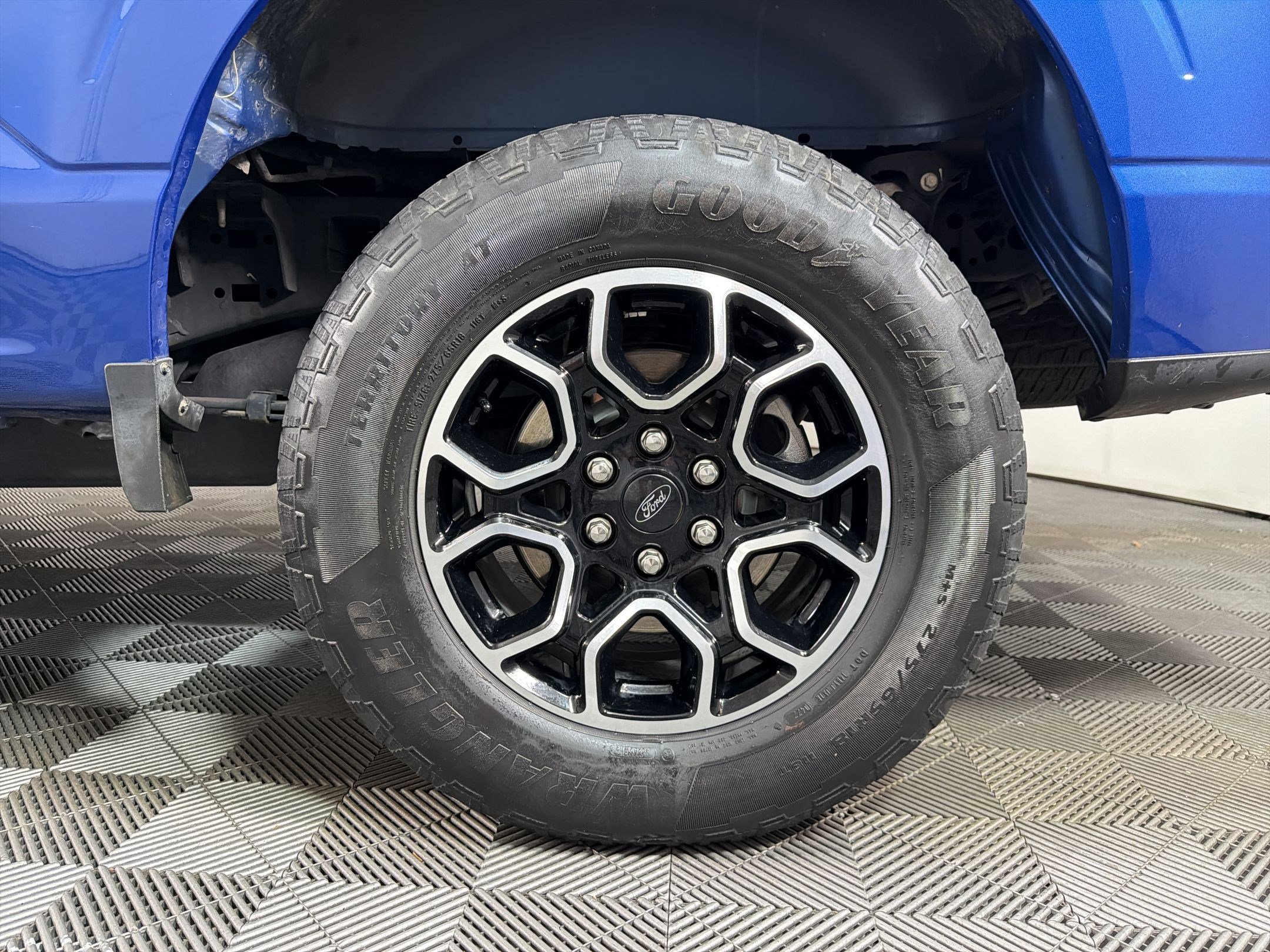 Used 2022 Ford F150 Lariat image 9