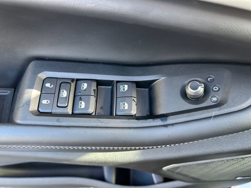 Used 2023 Jeep Grand Cherokee L Limited w/ Luxury Tech Group II image 23