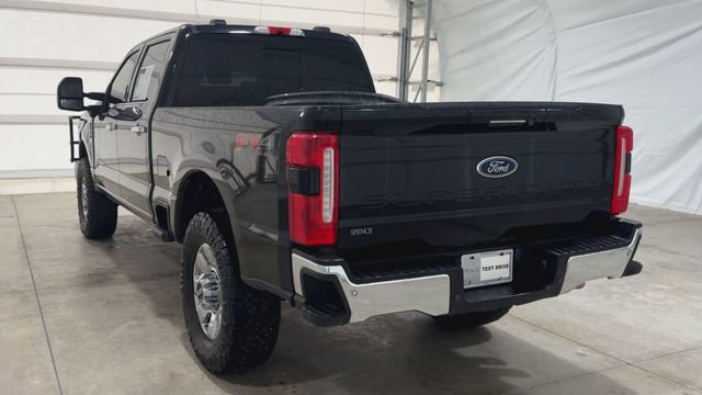 Used 2023 Ford F250 Lariat w/ Lariat Ultimate Package AWD/4WD image 3