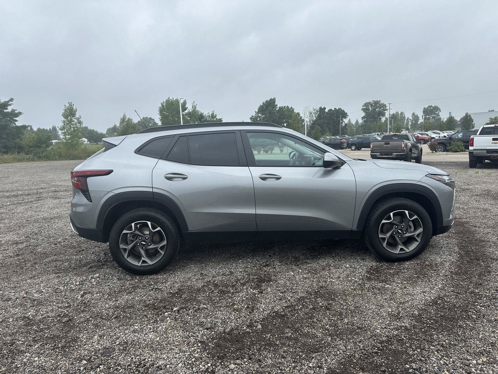 Used 2024 Chevrolet Trax LT w/ LT Convenience Package FWD image 12