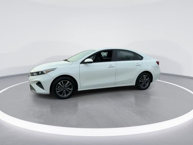 Used 2024 Kia Forte LXS image 4