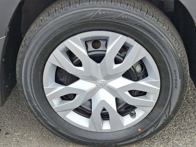 Certified 2022 Toyota Corolla Cross L image 9