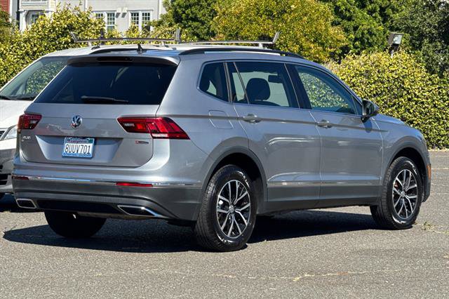 Used 2021 Volkswagen Tiguan SE w/ Panoramic Sunroof Package AWD/4WD image 3